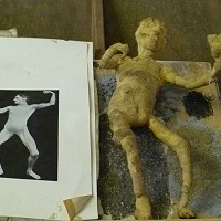 50sphysiquephotowithbendypuppet